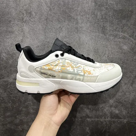 ストーンアイランド スニーカー