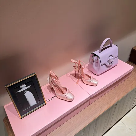 クリスチャン・ルブタン サンダル