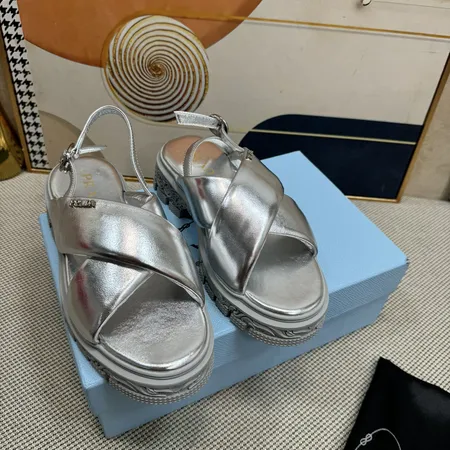 プラダ サンダル