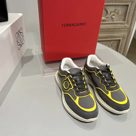 フェラガモ カジュアルシューズ