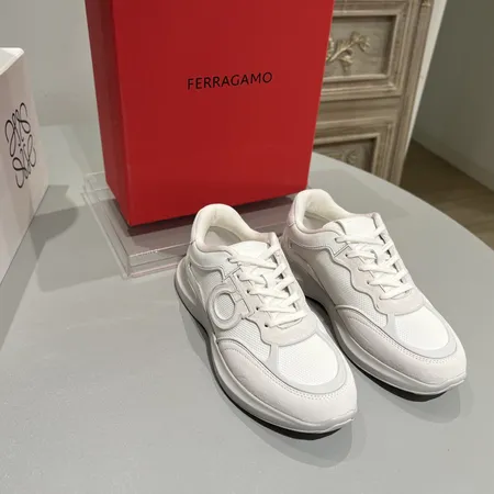 フェラガモ カジュアルシューズ