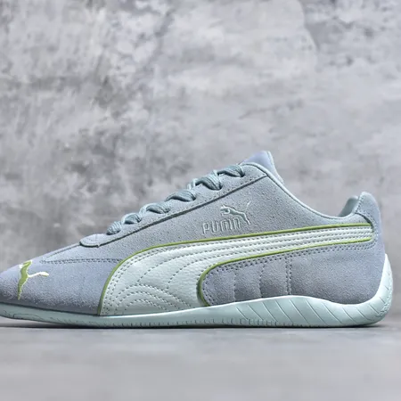 プーマ スニーカー