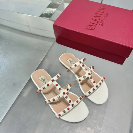 ヴァレンティノ スリッパ