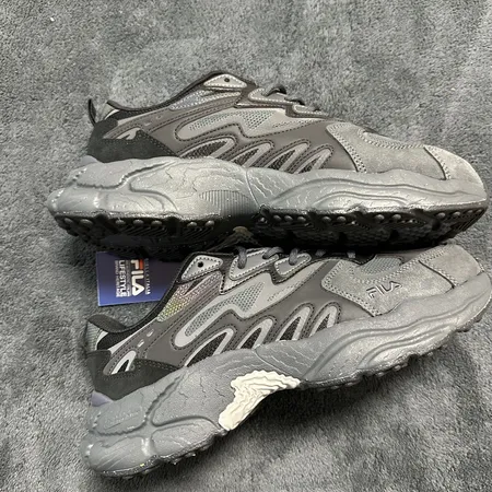 フィラ スニーカー