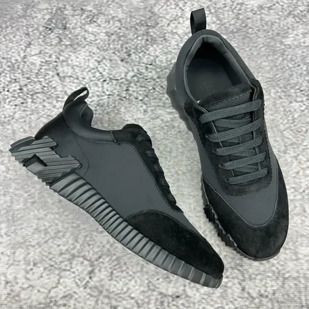 エルメス スニーカー