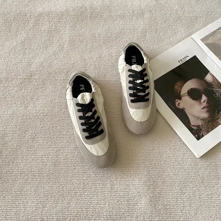 プラダ カジュアルシューズ