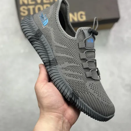 ノースフェイス スニーカー