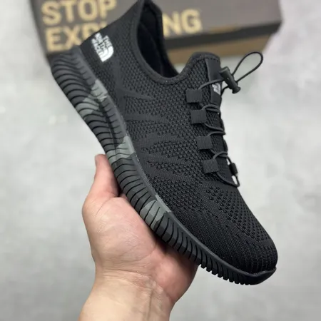 ノースフェイス スニーカー