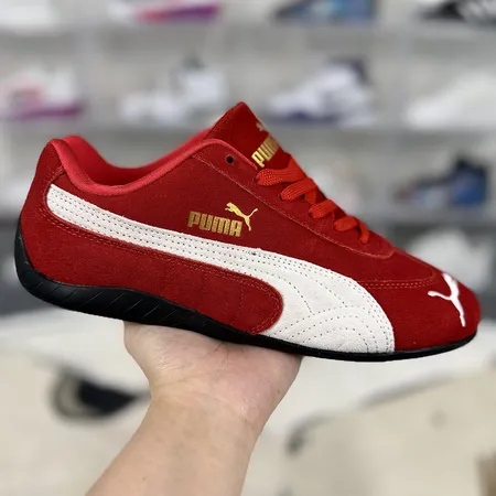 プーマ スニーカー