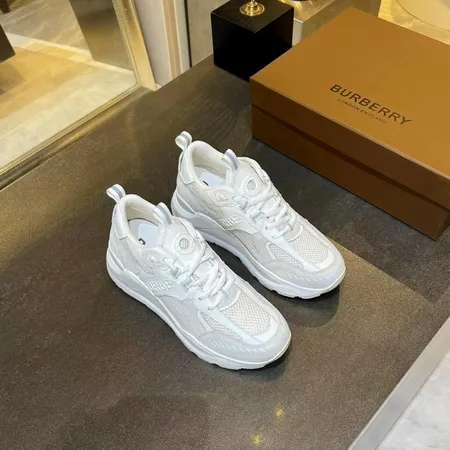 バーバリー ス スニーカー