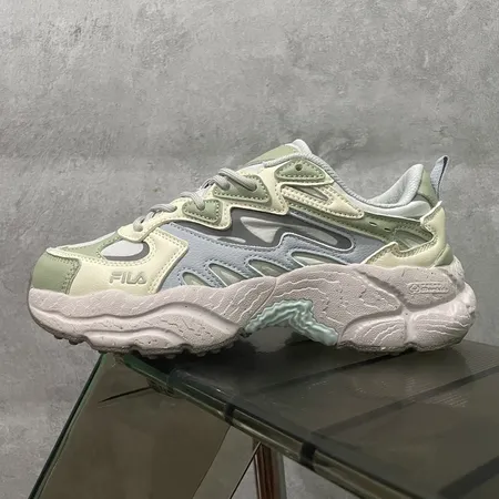 フィラ スニーカー