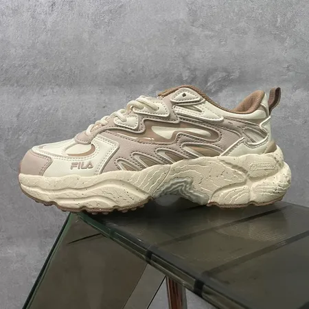 フィラ スニーカー