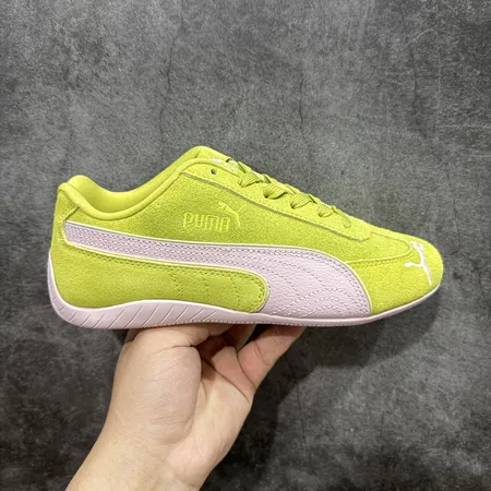 プーマ スニーカー