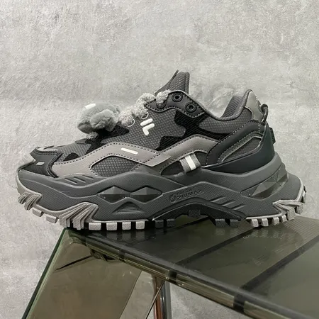 フィラ スニーカー