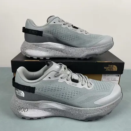 ノースフェイス スニーカー