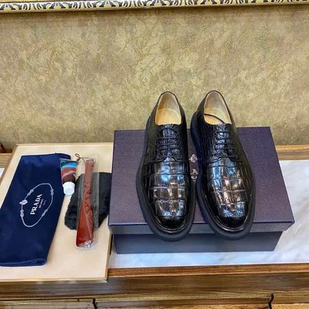 プラダ ビジネスシューズ