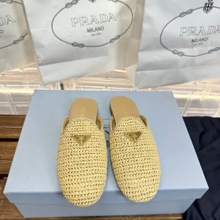 プラダ スリッパ