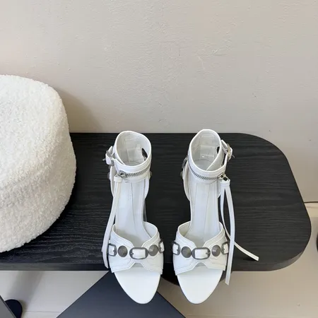 バレンシアガ サンダル