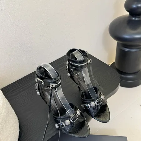 バレンシアガ サンダル