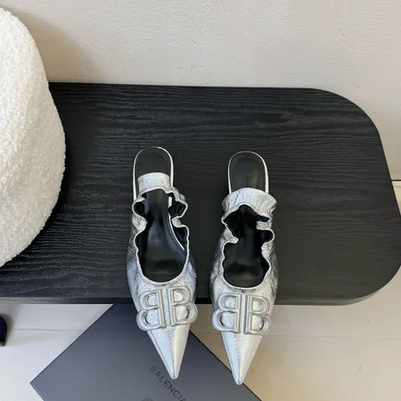 バレンシアガ サンダル