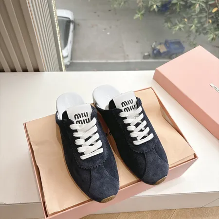 ミュウミュウ カジュアルシューズ