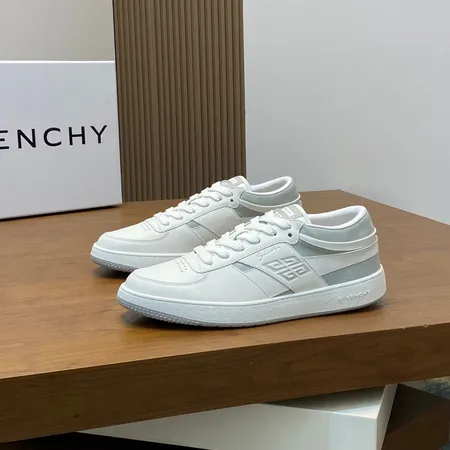 ジバンシィ スニーカー