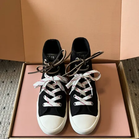 ミュウミュウ カジュアルシューズ