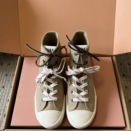 ミュウミュウ カジュアルシューズ