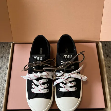 ミュウミュウ カジュアルシューズ