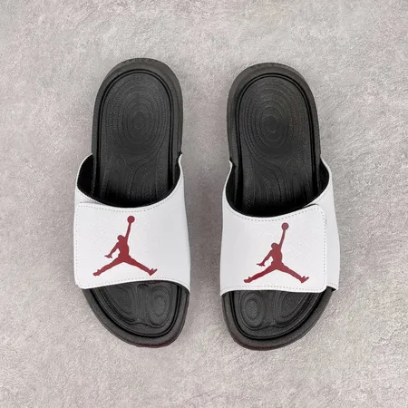エアジョーダン スリッパ