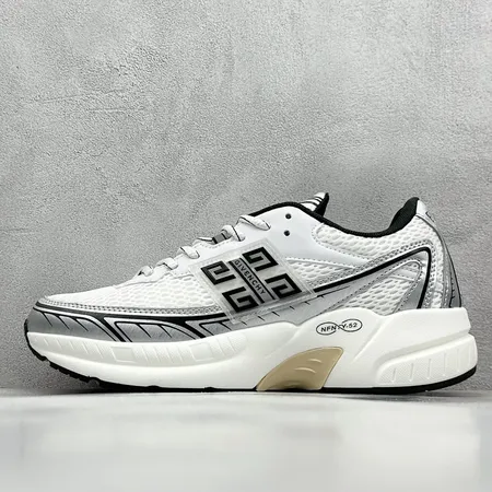 ジバンシィ スニーカー