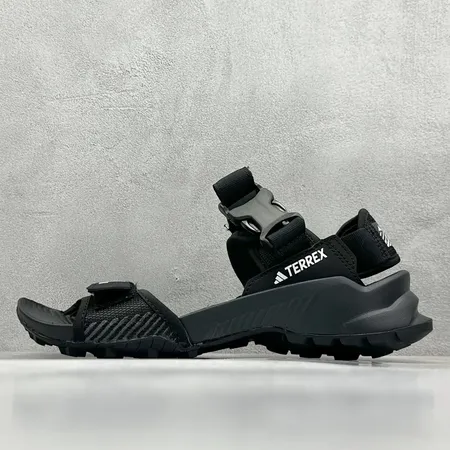 アディダス サンダル