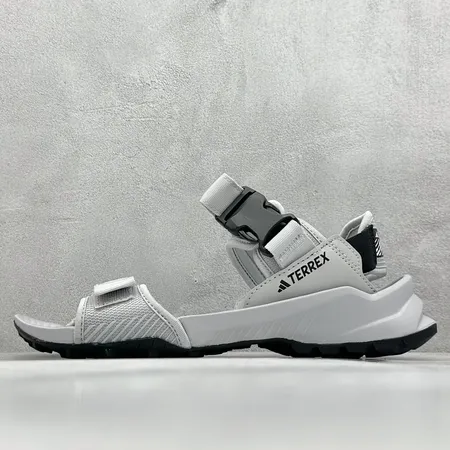 アディダス サンダル