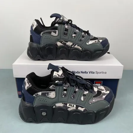 フィラ スニーカー