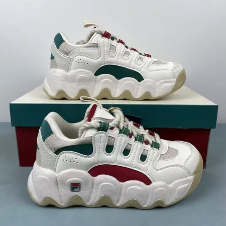 フィラ スニーカー