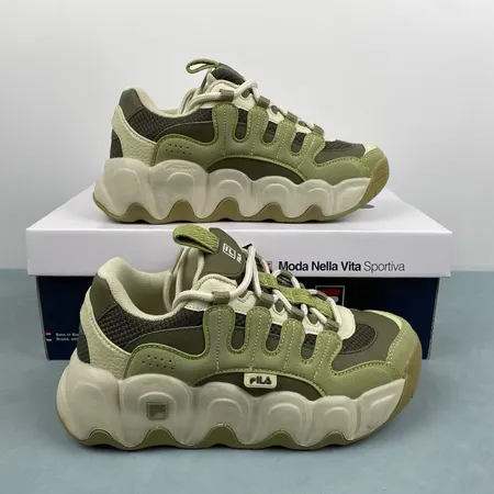 フィラ スニーカー