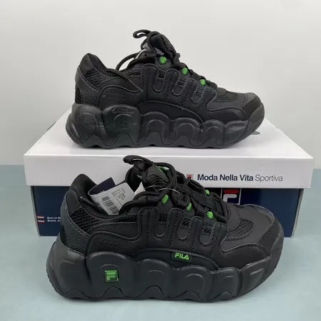 フィラ スニーカー