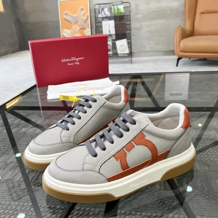 フェラガモ カジュアルシューズ