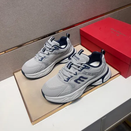 フェラガモ スニーカー