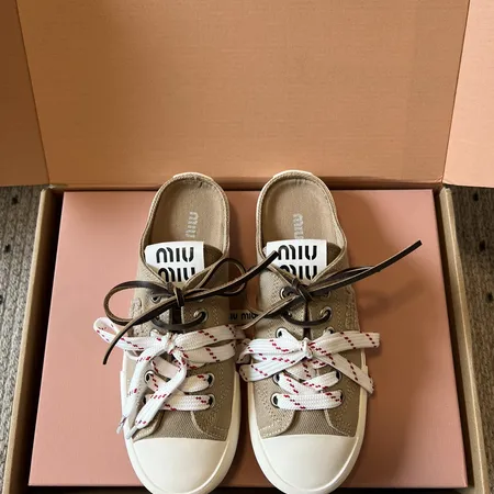 ミュウミュウ カジュアルシューズ