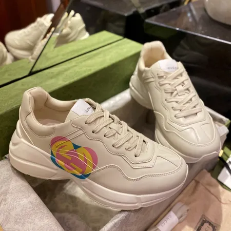 グッチ スニーカー