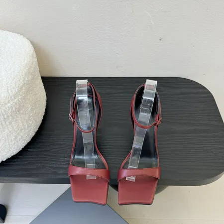 バレンシアガ サンダル