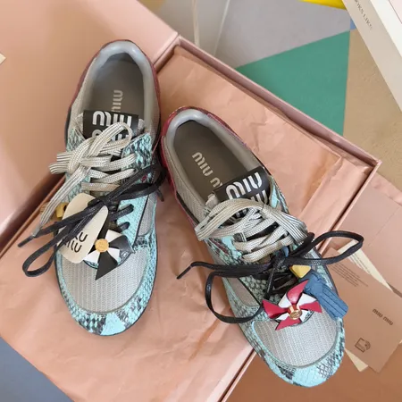 ミュウミュウ カジュアルシューズ