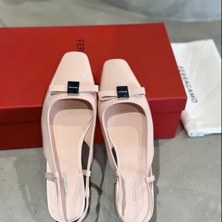 フェラガモ サンダル