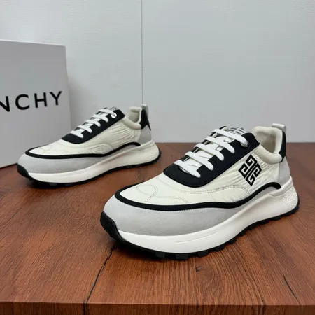 ジバンシィ スニーカー