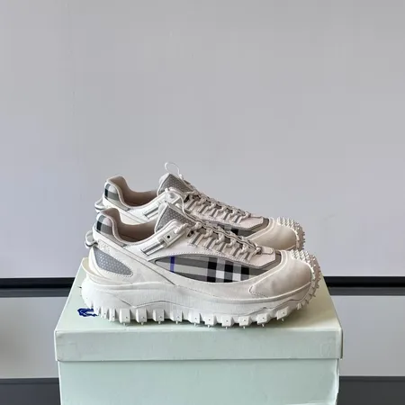 バーバリー ス スニーカー