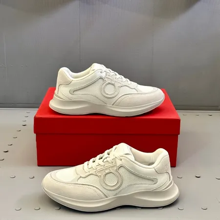 フェラガモ スニーカー