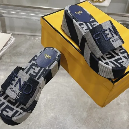 フェンディ スリッパ