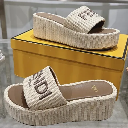 フェンディ スリッパ