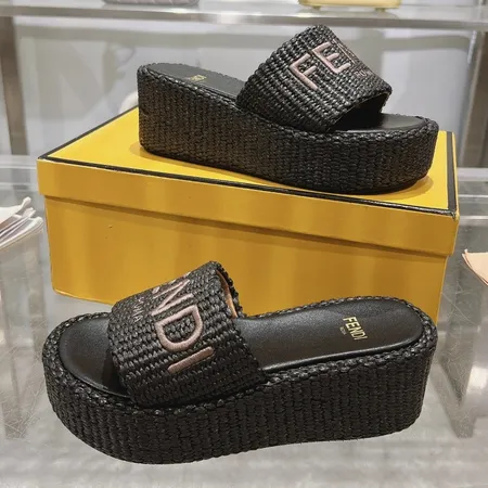 フェンディ スリッパ